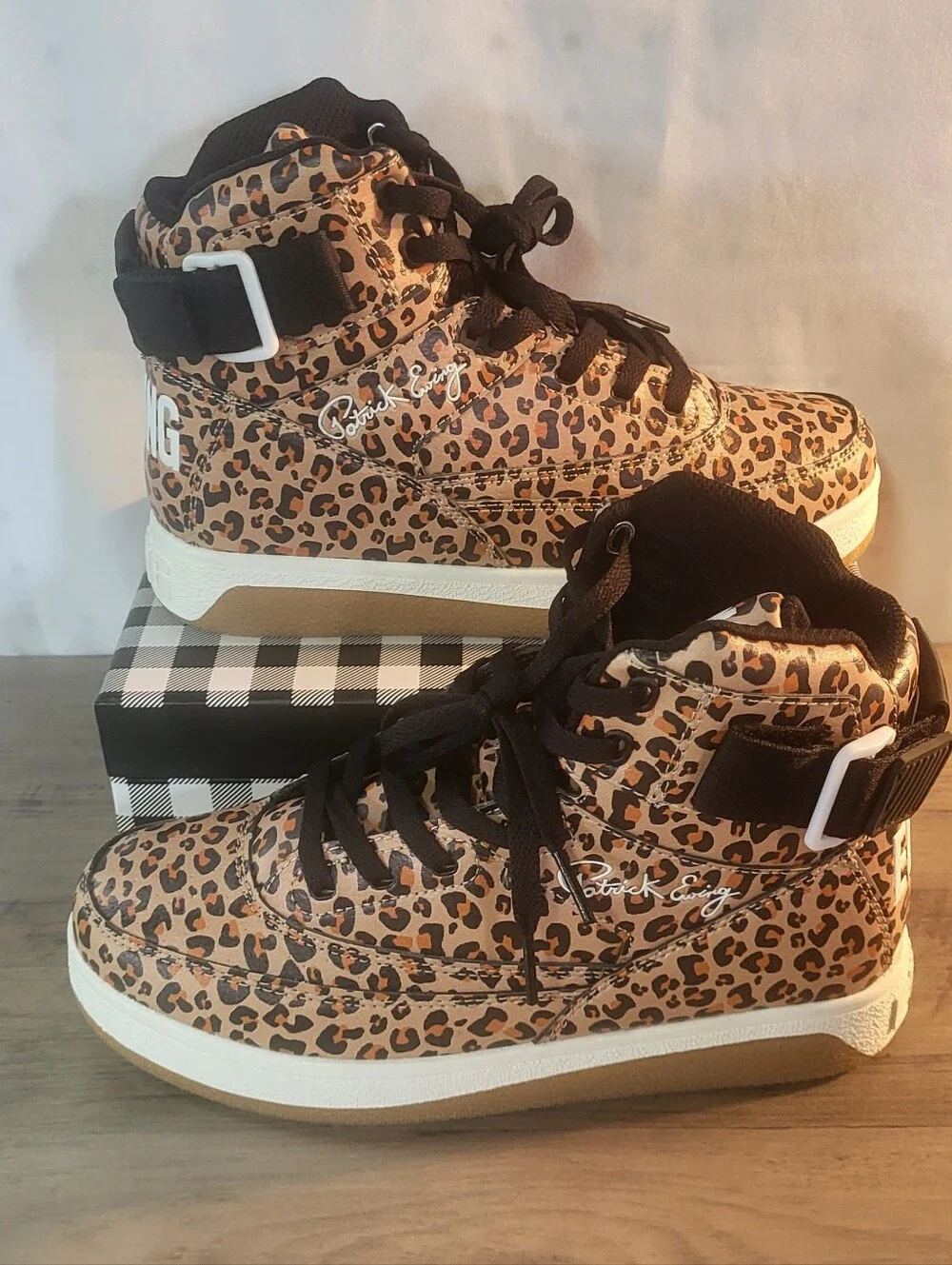 Patrick Ewing #33 Womens Sz7  High-Tops Sneakers - Black & Tan NIB Athletic